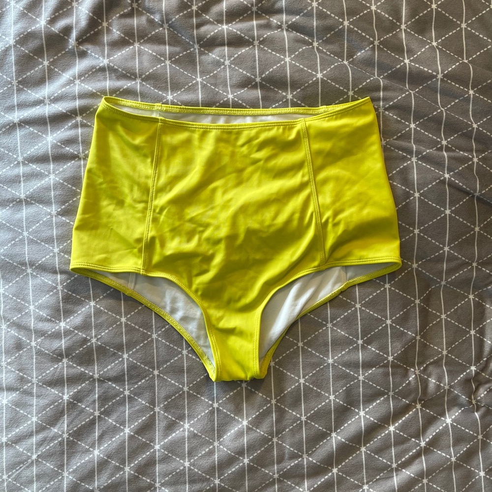 NWOT Kortni jeane high waisted bottoms